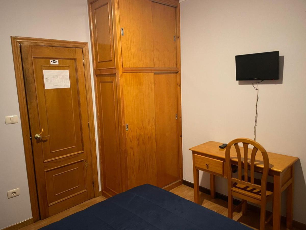 Hostal Cid Оуренсе Екстериор снимка