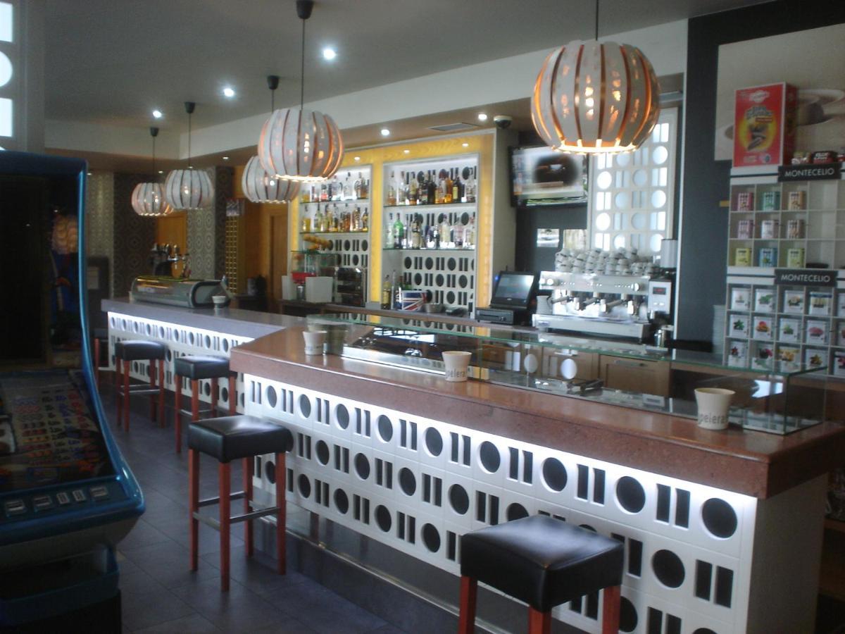 Hostal Cid Оуренсе Екстериор снимка